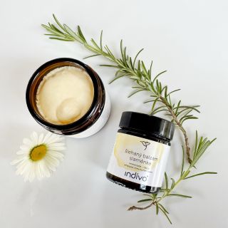 Šlehaný balzám se slaměnkou a sedmikráskou pro rozjasnění a ošetření pleti. Balzám navíc obsahuje extrakty z měsíčku,...